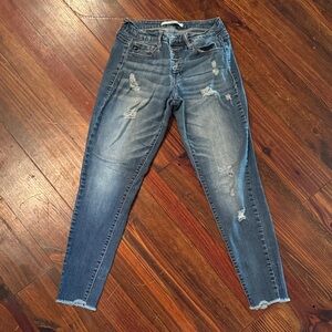 KanCan Distressed Ankle Jeans in Blue